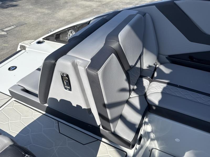 105F6275-9FA2-40E6-985C-06C5474A83D4