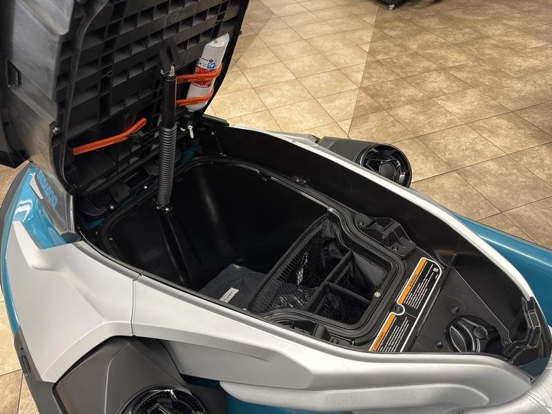 1838F330-24E8-47A7-835B-508C7C226421