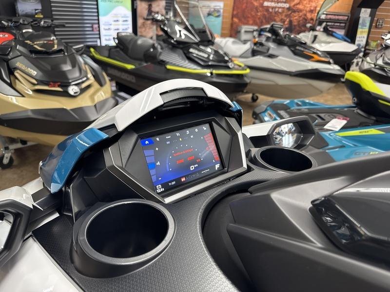 1DBD3069-E8D6-44FF-8135-AA0718FFA6FF