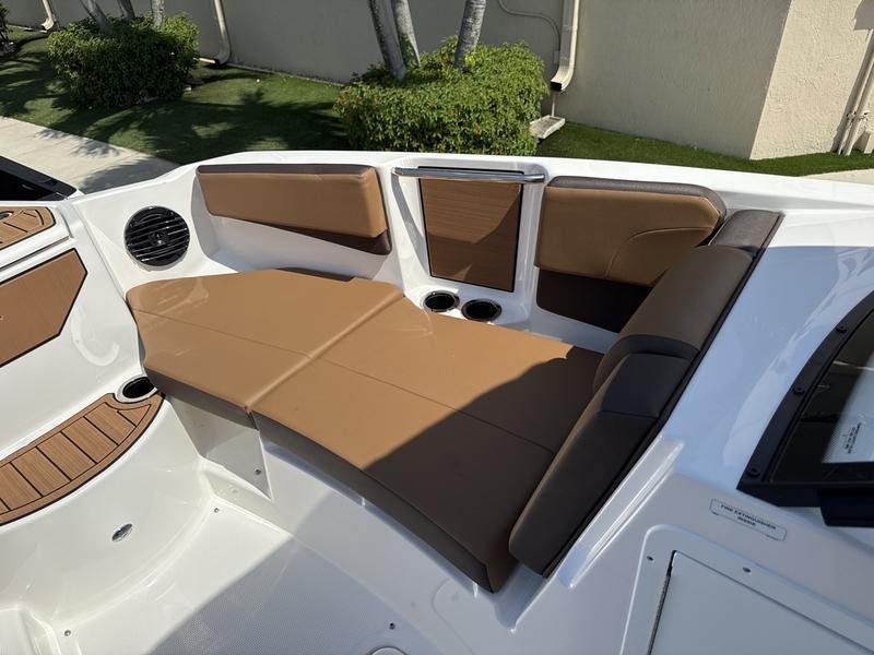 27008968-199C-47D9-9ABE-C896E2B51A28