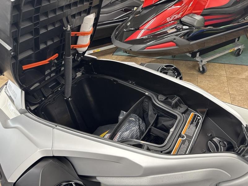 37108293-3E0D-4732-A4FE-4185B85C9D87