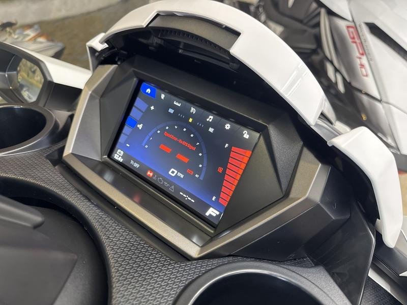 4CA7FDFD-0F82-4E0C-A27B-5F0F130069C2