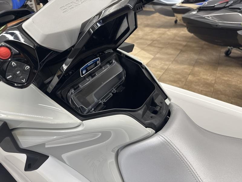 5169AB19-6A2A-43D6-A212-6FC74D9112D4