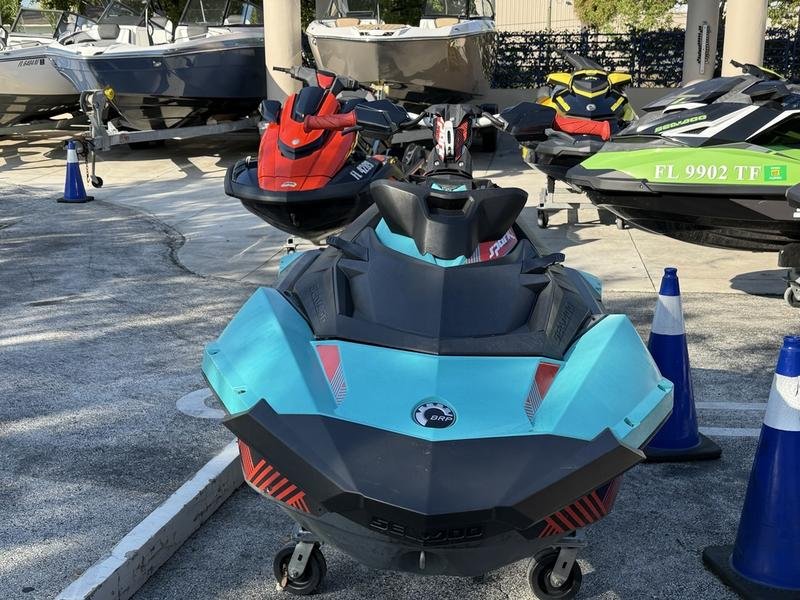 568A6C68-B3AB-44DE-8F5A-39634C025F7F