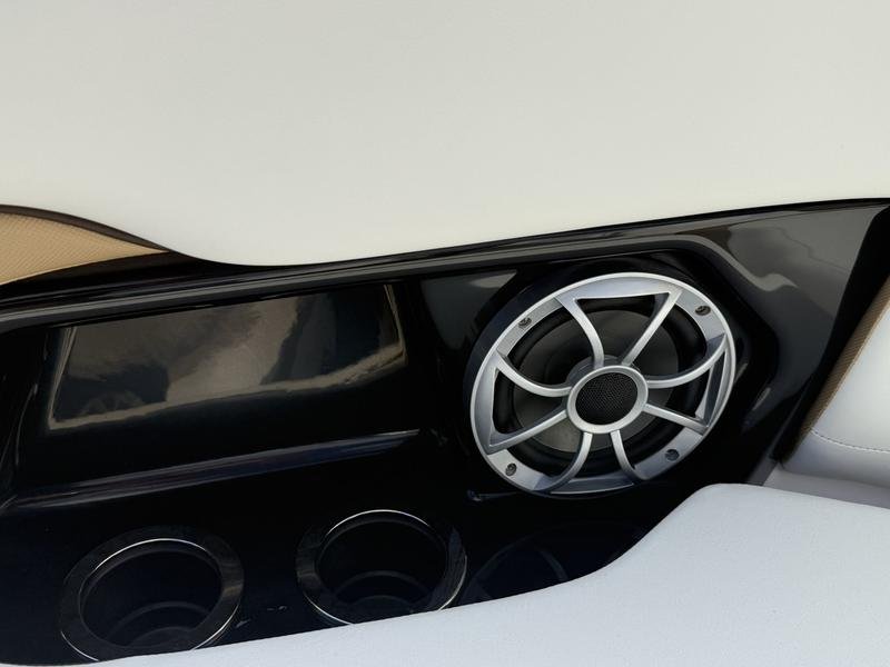 59575458-FFD4-4BC8-B5B1-4D8528D88C18