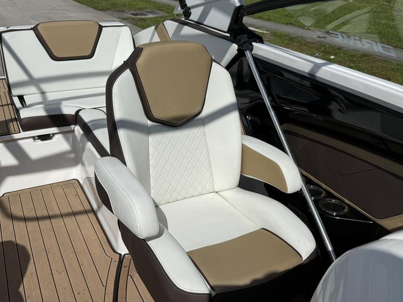 5FC2508D-A18B-4C8B-A12C-C559FBEEA88F