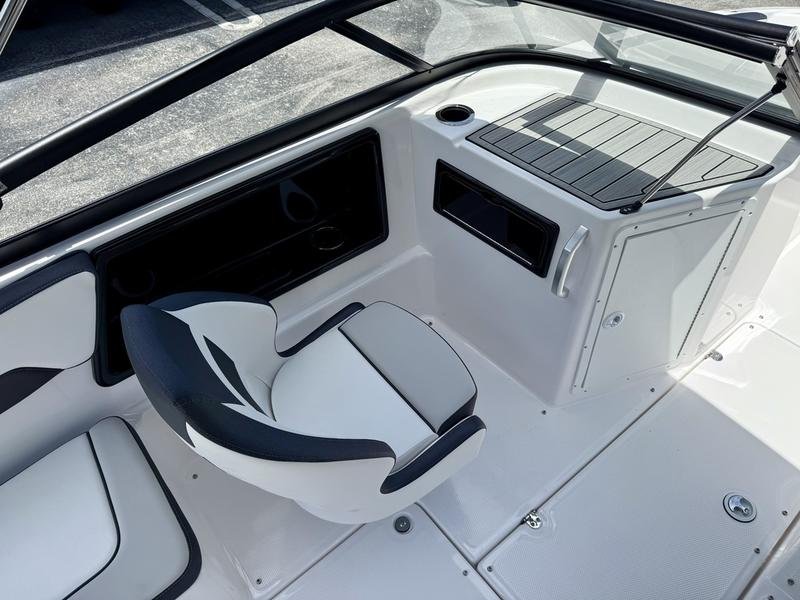 61139D26-E4CC-46C4-B2F0-7EF16D889433