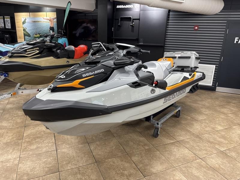 6E33F063-72C4-42B2-91D2-5C761711A1F9