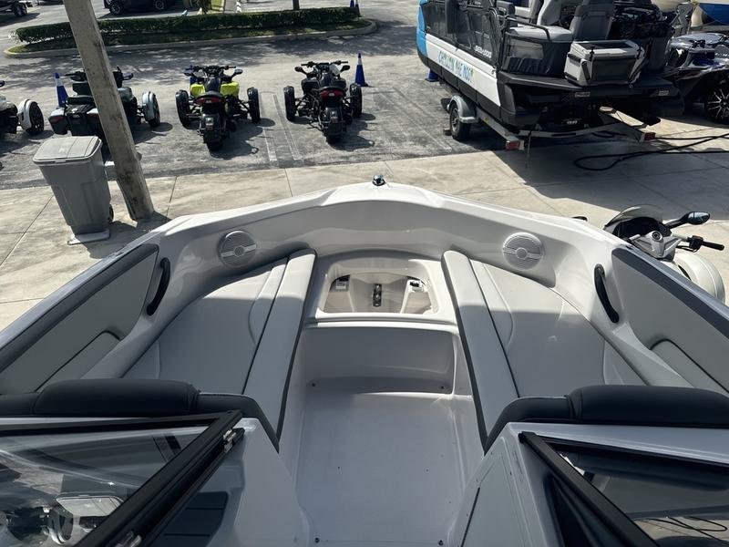 6E4C1CAF-B07F-48C1-A1BE-FB799568A2CA