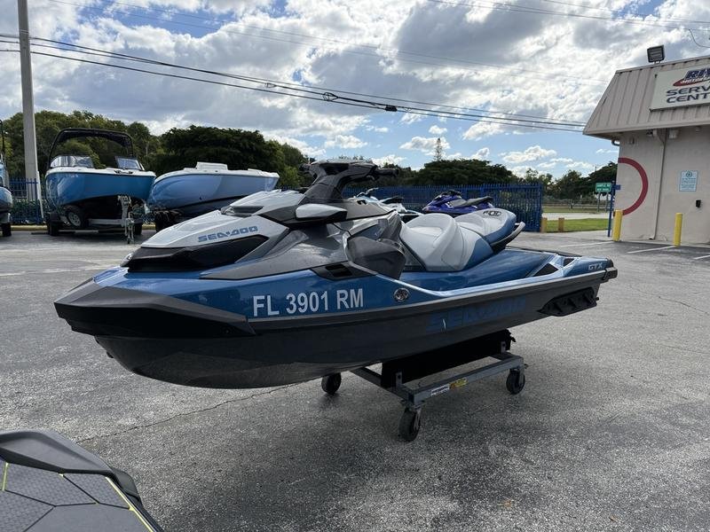 A0FB651A-3FF7-4AB7-9768-FD6A1E5C092A