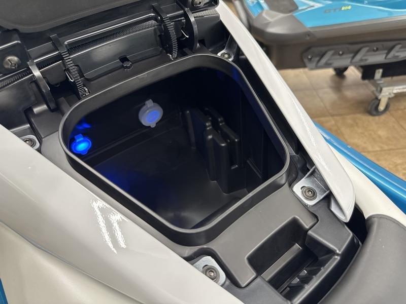 B8D46749-64E8-4CF0-B7BE-CA38B9B559A3