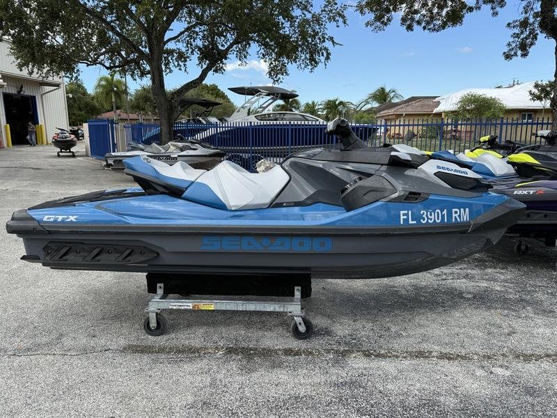 BAB9B493-95FB-4EA4-AFE2-DD711F6EBAF5