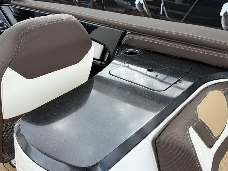 C77D2D1D-1A09-442C-9496-72410AB0FB84