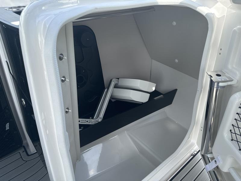 CFF8E9FF-3064-4662-859B-9484639E3A82