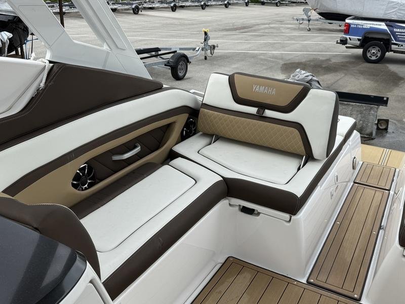 D1BD783F-5605-4A84-BD64-C6C06FF75500