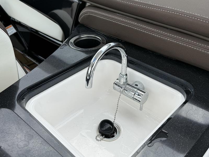 E41637D2-A077-4A0A-AC7B-FF0939B9EAF1