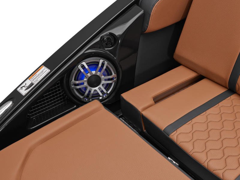 E94CB791-3BD3-4731-9713-21A6C15E631C