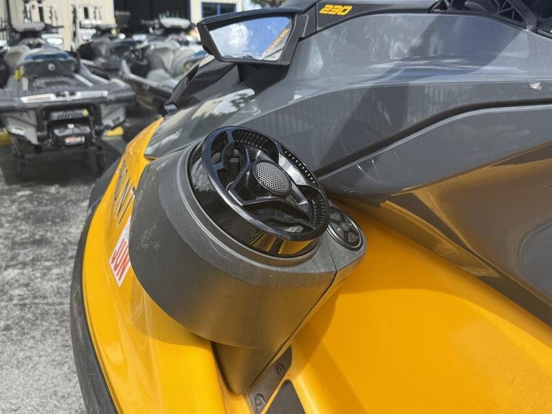 F51F875A-C2F1-4584-95D8-1FCF759EAE45