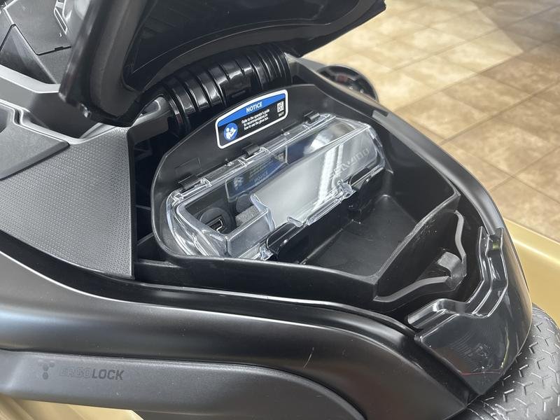 FADF3F82-E014-4930-A2FE-15129FF49CCE